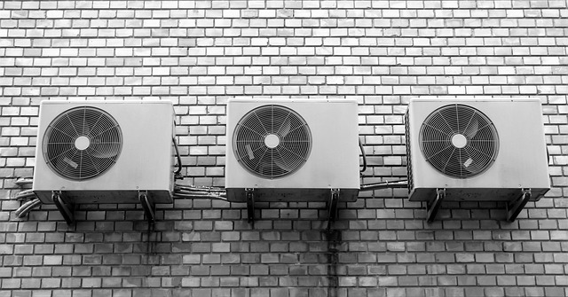 ventilátory na zdi.jpg
